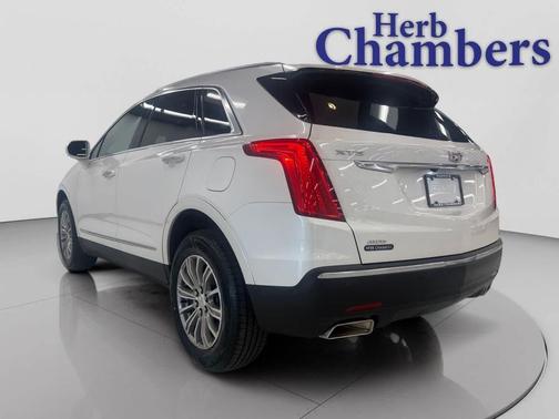 Crystal White Tricoat 2017 Cadillac XT5 Luxury