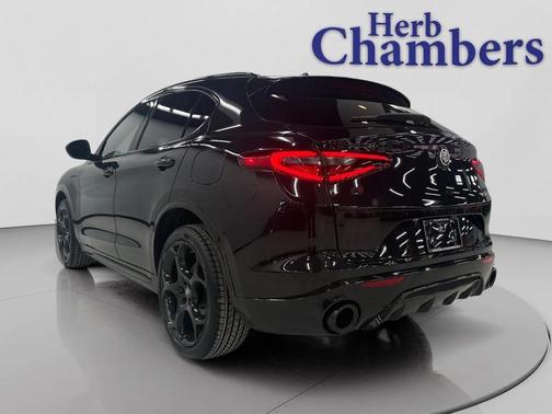2023 Alfa Romeo Stelvio Estrema AWD