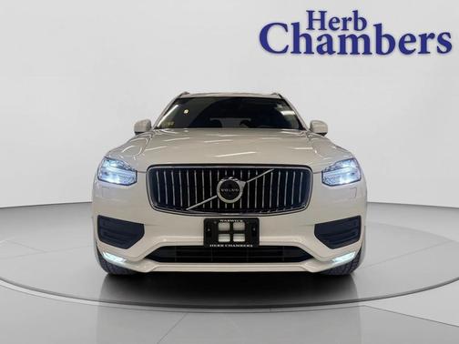 2021 Volvo XC90 T6 Momentum