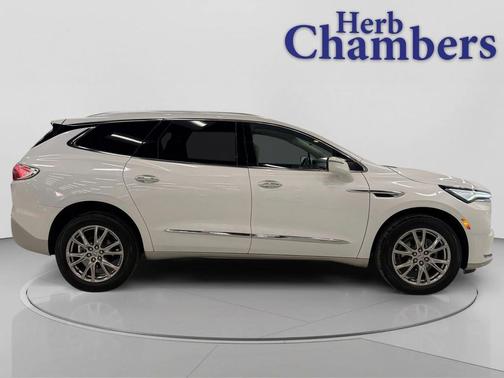 2023 Buick Enclave Essence AWD