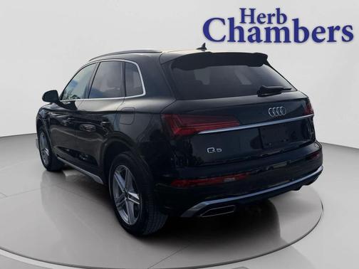 Mythos Black Metallic 2024 Audi Q5 55 S line Premium Plus