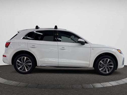 2024 Audi Q5 45 S line Premium Plus