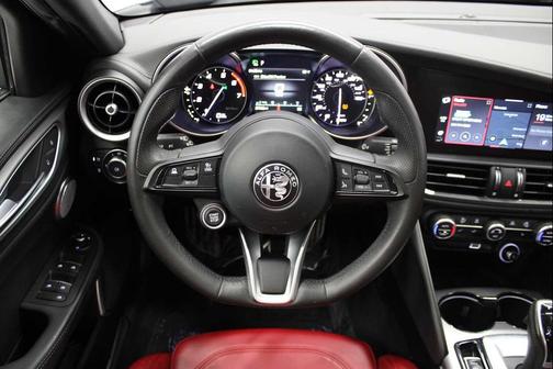 2022 Alfa Romeo Giulia Veloce