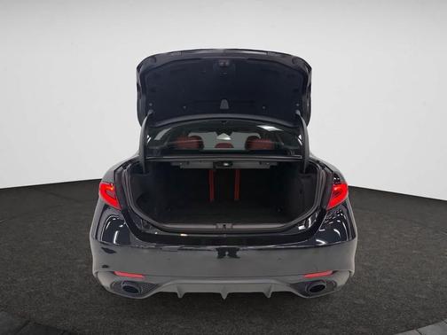 2022 Alfa Romeo Giulia Veloce