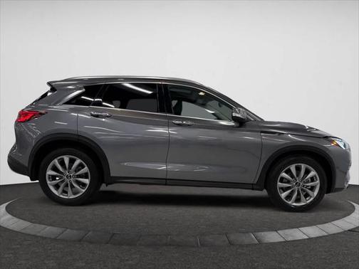 2022 INFINITI QX50 LUXE AWD