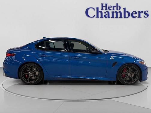 2022 Alfa Romeo Giulia Quadrifoglio