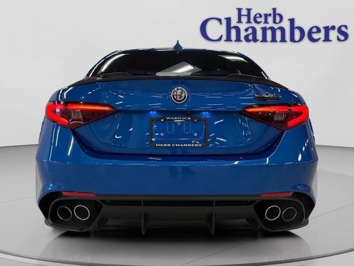 2022 Alfa Romeo Giulia Quadrifoglio