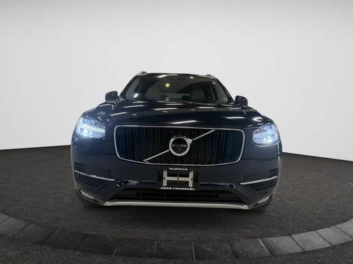 2017 Volvo XC90 T6 Momentum