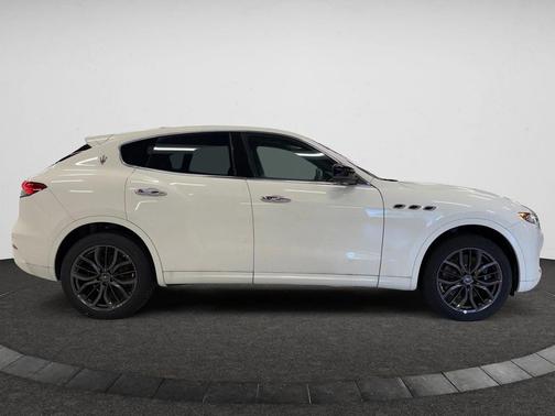 2024 Maserati Levante GT Ultima