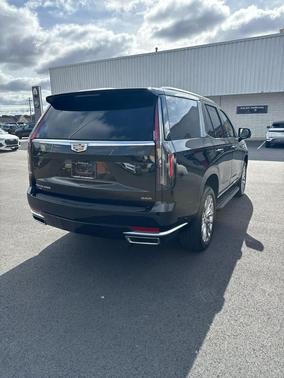 2022 Cadillac Escalade Premium Luxury