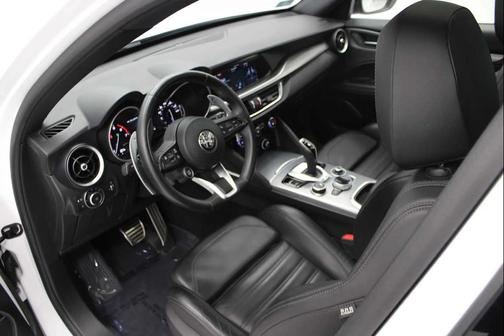 2022 Alfa Romeo Stelvio Ti