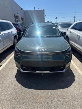 Cityscape Green 2023 Kia Niro EV Wave