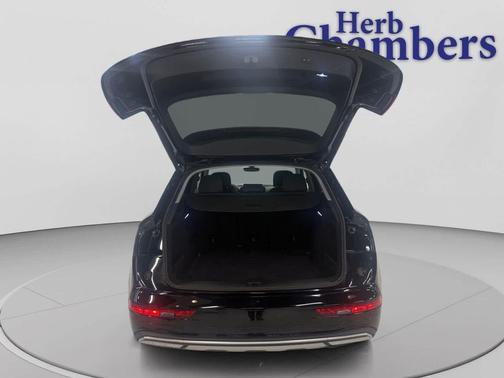 Brilliant Black 2023 Audi Q5 40 Premium