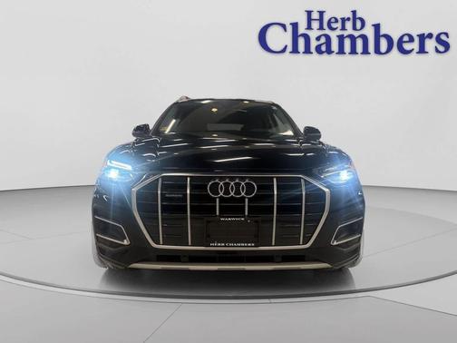 Brilliant Black 2023 Audi Q5 40 Premium
