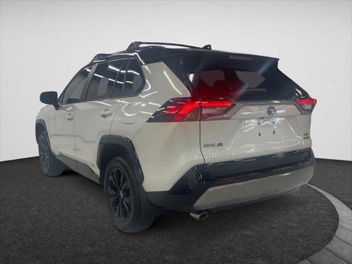 2022 Toyota RAV4 Hybrid SE