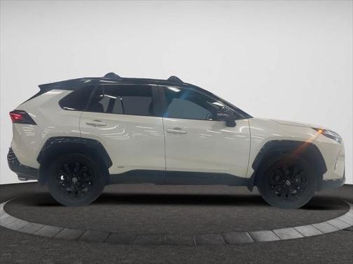 2022 Toyota RAV4 Hybrid SE