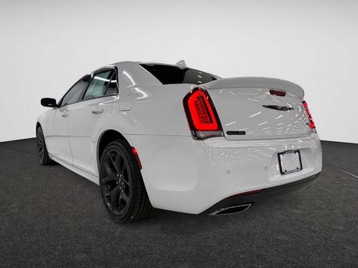 2021 Chrysler 300 S