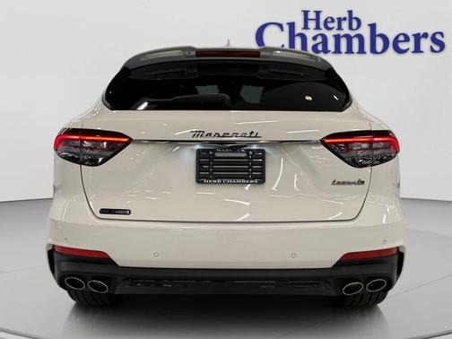 Bianco 2024 Maserati Levante Modena Ultima