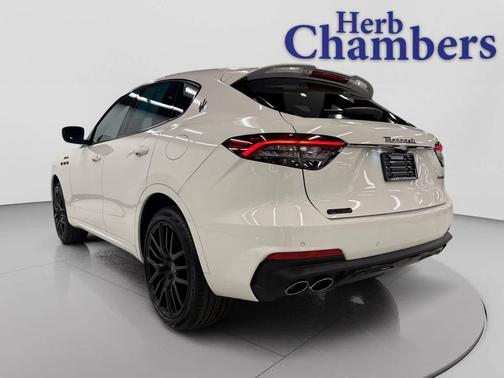 Bianco 2024 Maserati Levante Modena Ultima