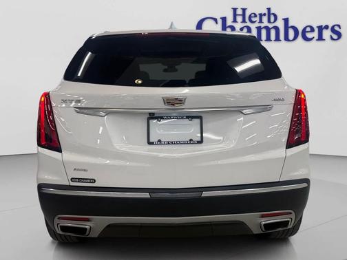 Crystal White Tricoat 2024 Cadillac XT5 Premium Luxury
