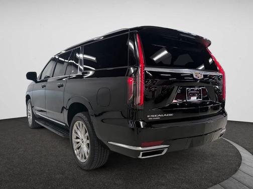 2022 Cadillac Escalade ESV Premium Luxury