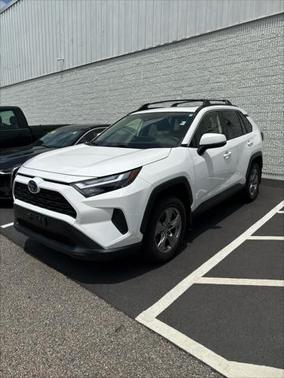 2022 Toyota RAV4 Hybrid XLE