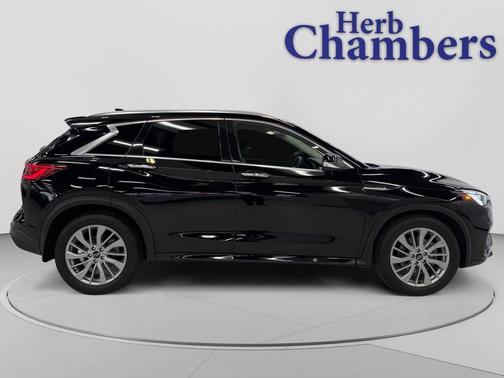 Black Obsidian 2024 INFINITI QX50 LUXE AWD