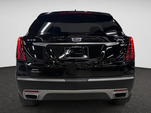 2022 Cadillac XT5 Premium Luxury