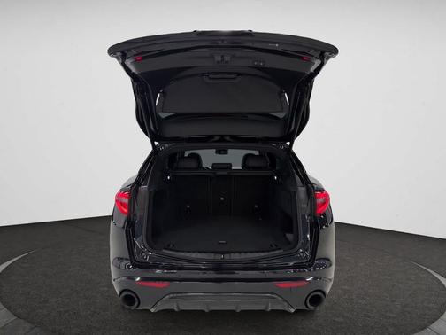 2023 Alfa Romeo Stelvio Veloce AWD