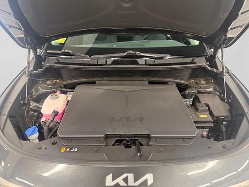 Graphite Gray 2024 Kia Niro EV Wind