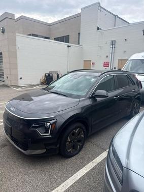 Graphite Gray 2024 Kia Niro EV Wind