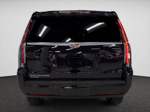 2018 Cadillac Escalade Luxury