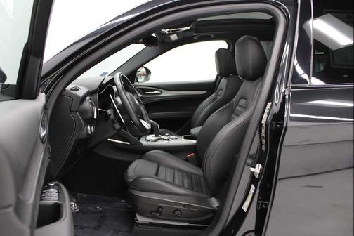 2023 Alfa Romeo Stelvio Veloce AWD