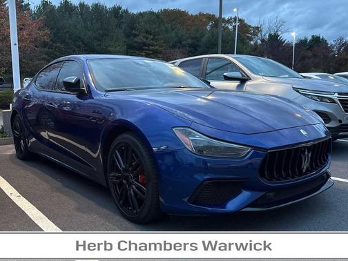 2022 Maserati Ghibli Modena Q4