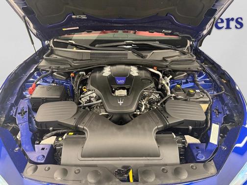 2022 Maserati Ghibli Modena Q4