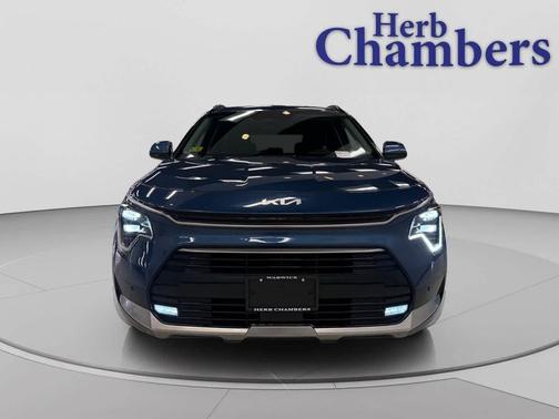 Mineral Blue 2024 Kia Niro Touring