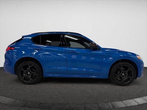 2023 Alfa Romeo Stelvio Estrema AWD