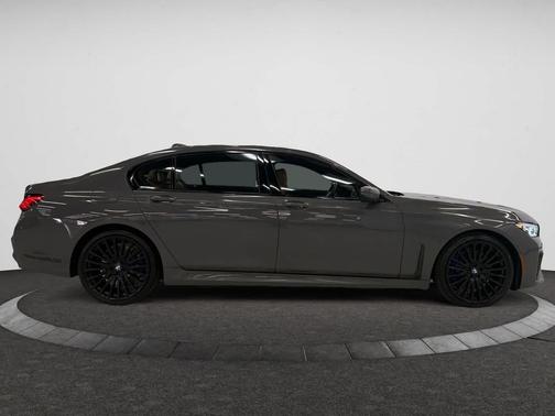 2022 BMW 750 i xDrive