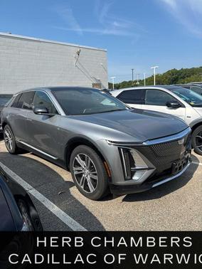 Argent Silver Metallic 2024 Cadillac LYRIQ Luxury