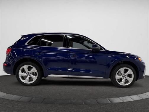 2022 Audi Q5 45 S line Premium Plus