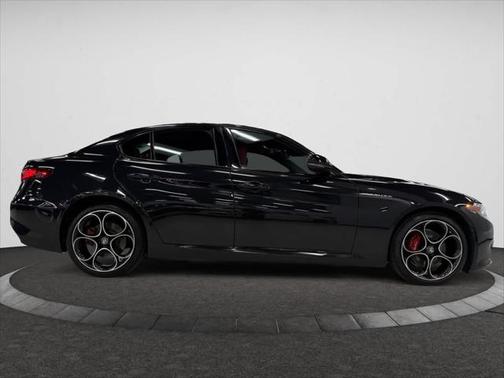 2022 Alfa Romeo Giulia Veloce