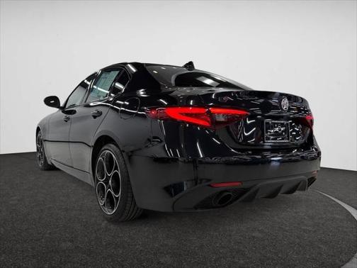 2022 Alfa Romeo Giulia Veloce