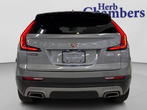 Argent Silver Metallic 2023 Cadillac XT4 Premium Luxury