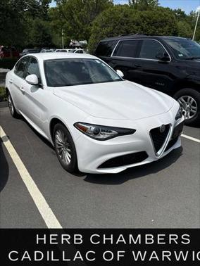 2021 Alfa Romeo Giulia Base