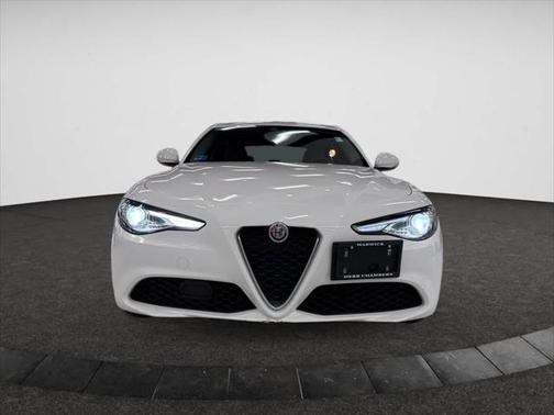 2021 Alfa Romeo Giulia Base
