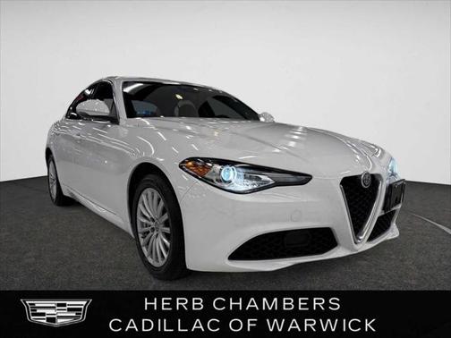 2021 Alfa Romeo Giulia Base