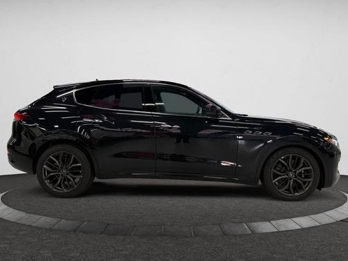 2024 Maserati Levante GT Ultima