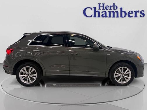 2022 Audi Q3 45 S line Premium