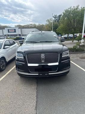 Infinite Black Metallic Clearcoat 2023 Lincoln Navigator Reserve