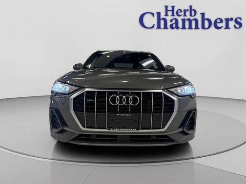 2022 Audi Q3 45 S line Premium